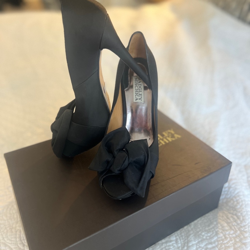 Badgley Mischka Peep Toe Heels "Sail" 7.5